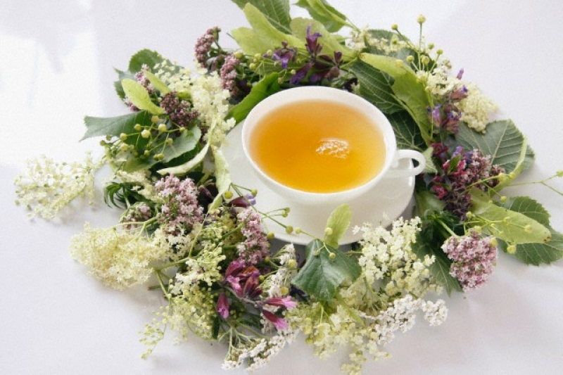 vaistažolių arbatos naudingos lieknėjimui ar klizmos gali padėti numesti svorio